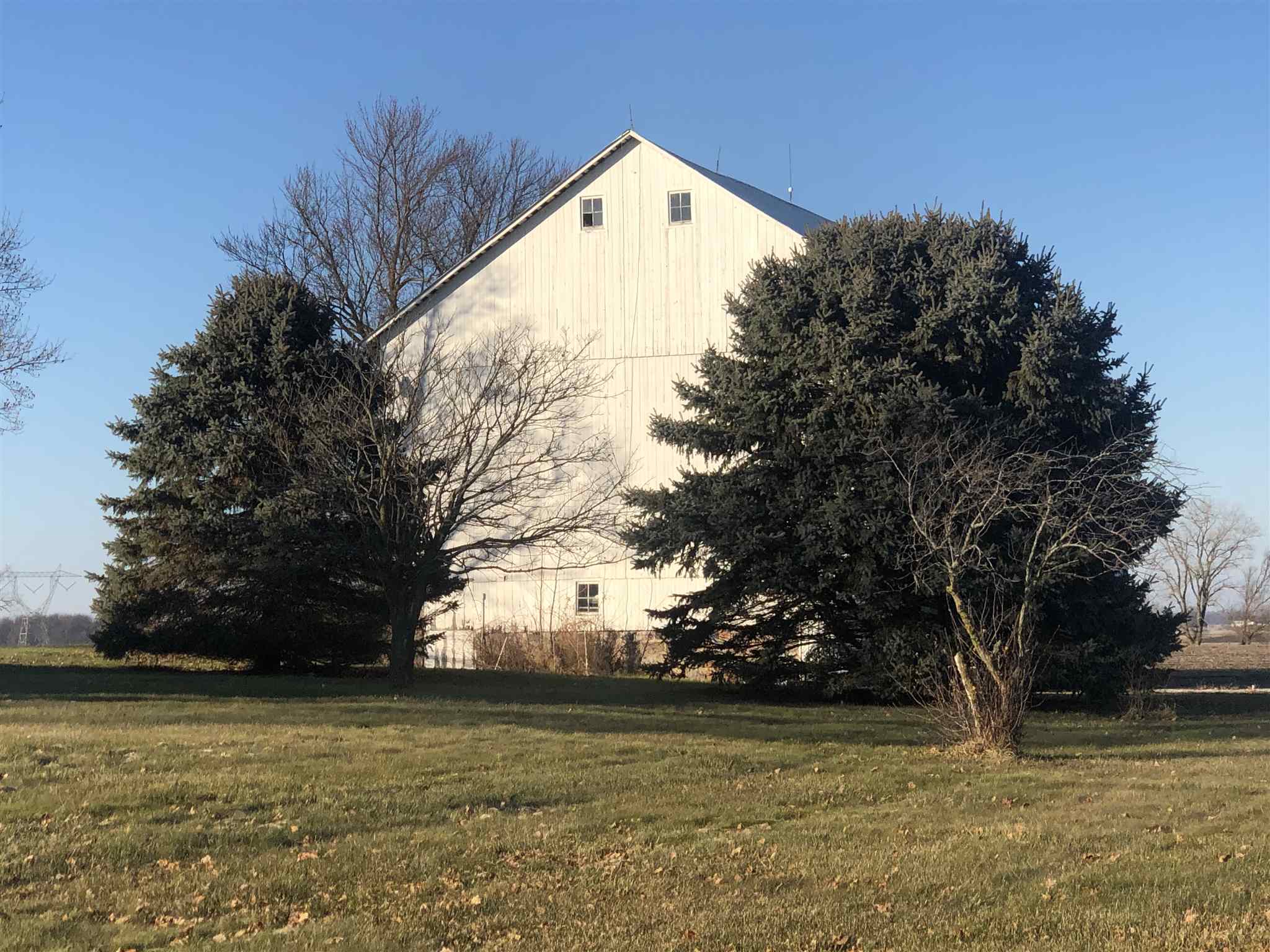 704 8th Road Bourbon, IN 46504 - Photo 3 of 31