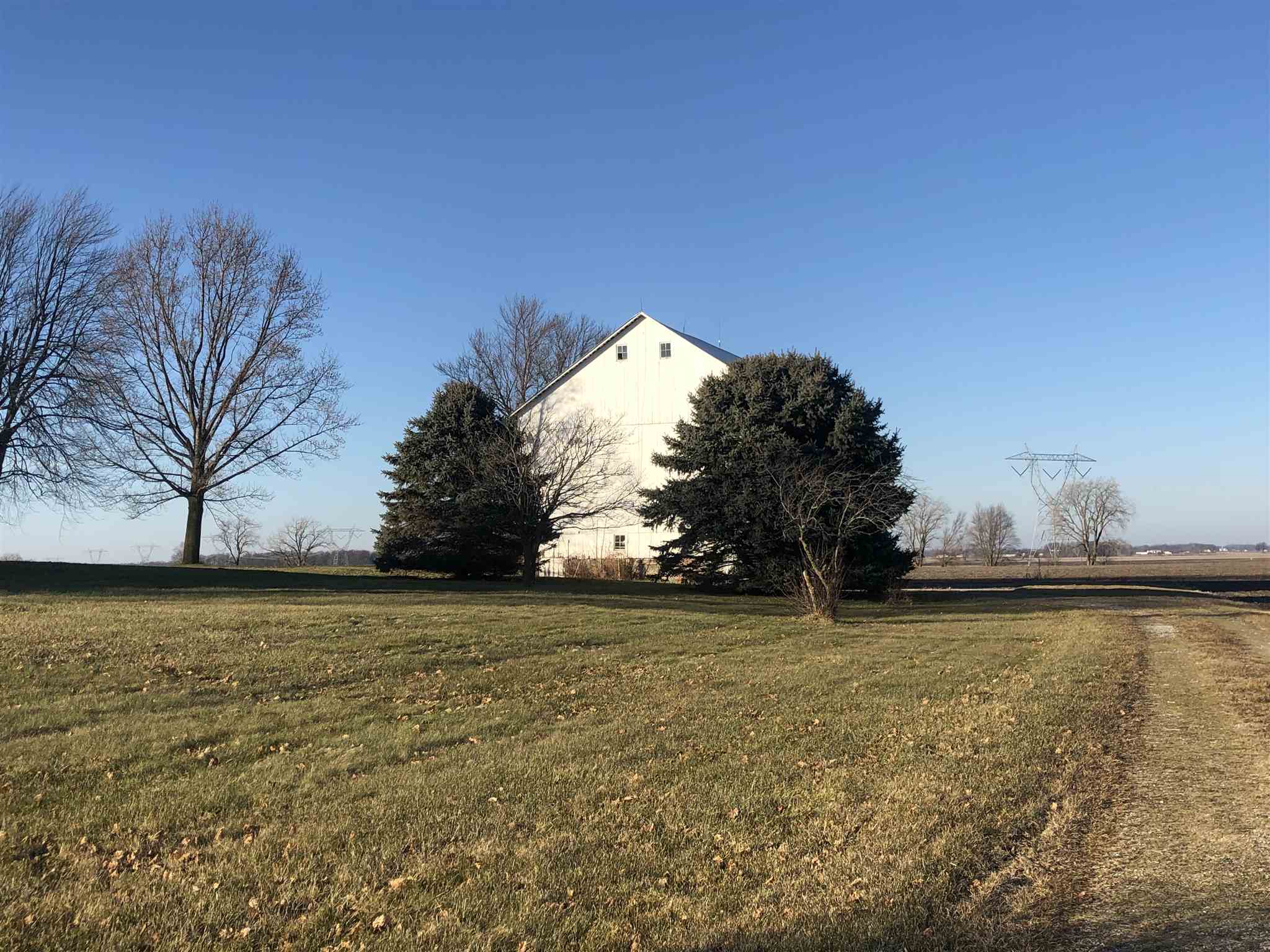 704 8th Road Bourbon, IN 46504 - Photo 4 of 31