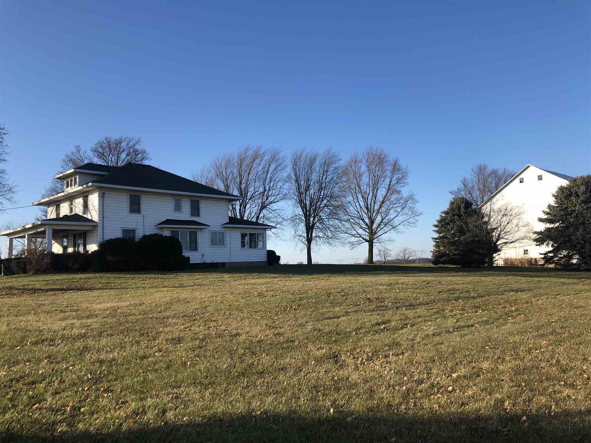 704 8th Road Bourbon, IN 46504 - Photo 8 of 31