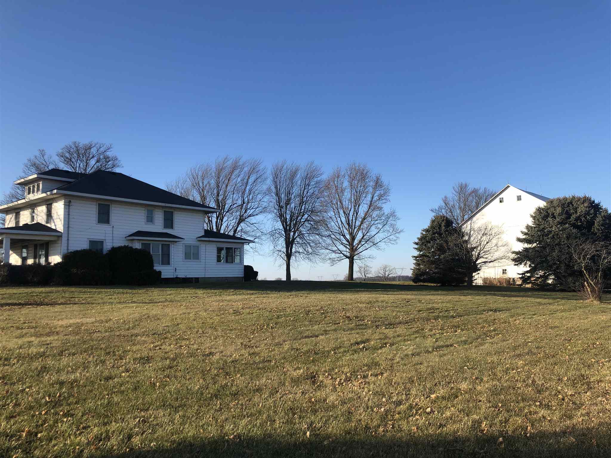 704 8th Road Bourbon, IN 46504 - Photo 10 of 31