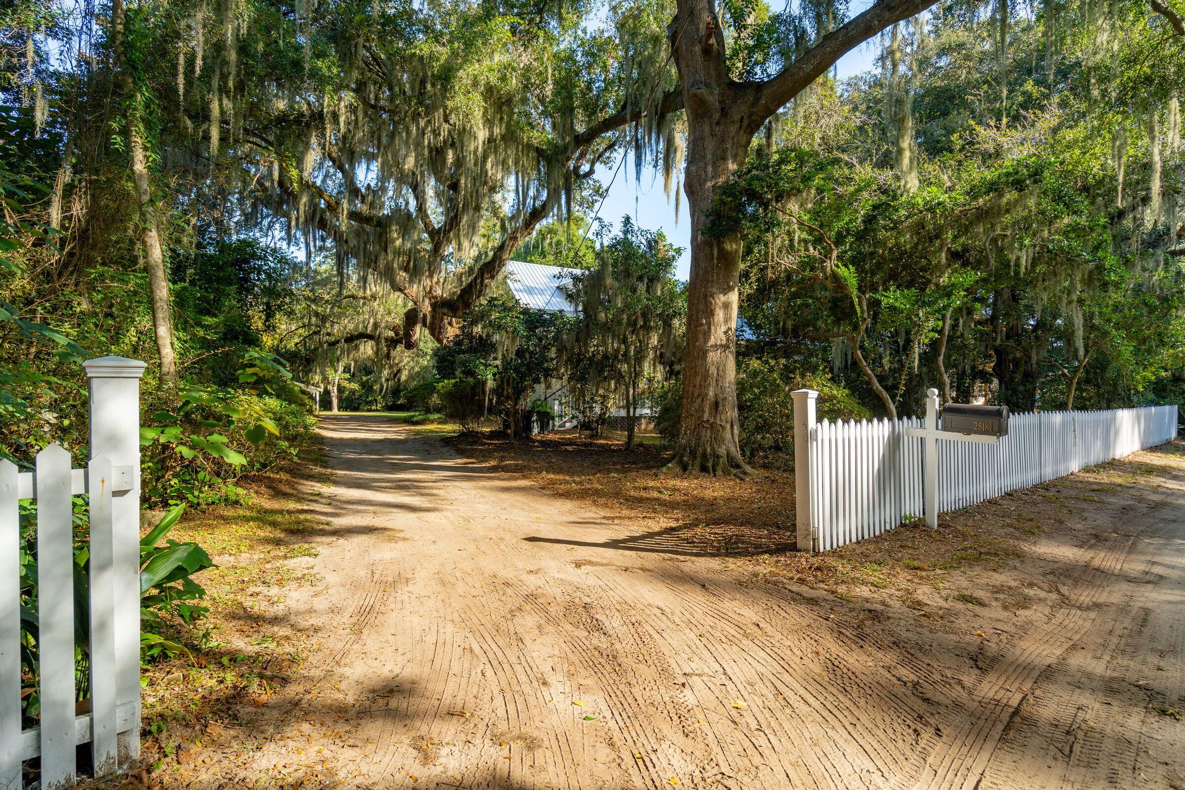 2518 Grace Chapel Road Wadmalaw Island, SC 29487 - Photo 7 of 75 2518GraceChapelRd-KeenEyeMarketing-003