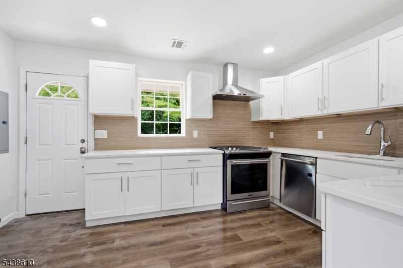 89 Armstrong Road Wantage, NJ 07461 - Photo 6 of 18 Gallery Image 6