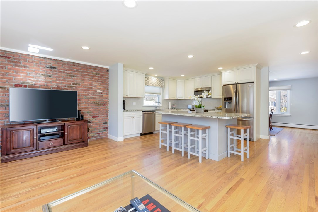 214 New Meadow Road Barrington, RI 02806 - Photo 11 of 24 Gallery Image 11