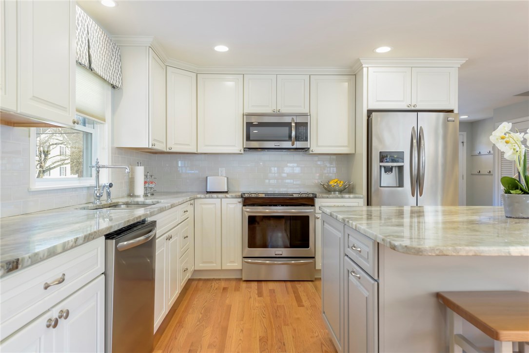 214 New Meadow Road Barrington, RI 02806 - Photo 9 of 24 Gallery Image 9