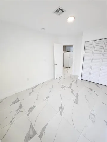 $1,495 | 2466 Lincoln Street, Unit 2, Hollywood, FL 33020