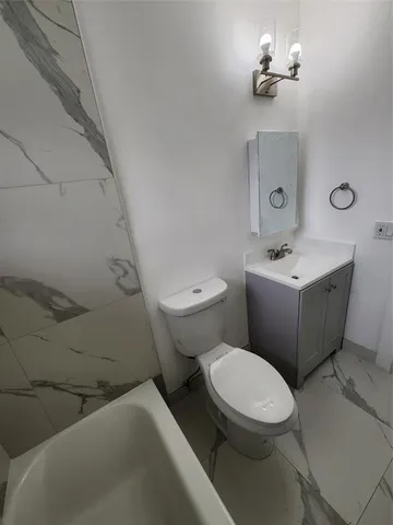 $1,495 | 2466 Lincoln Street, Unit 2, Hollywood, FL 33020