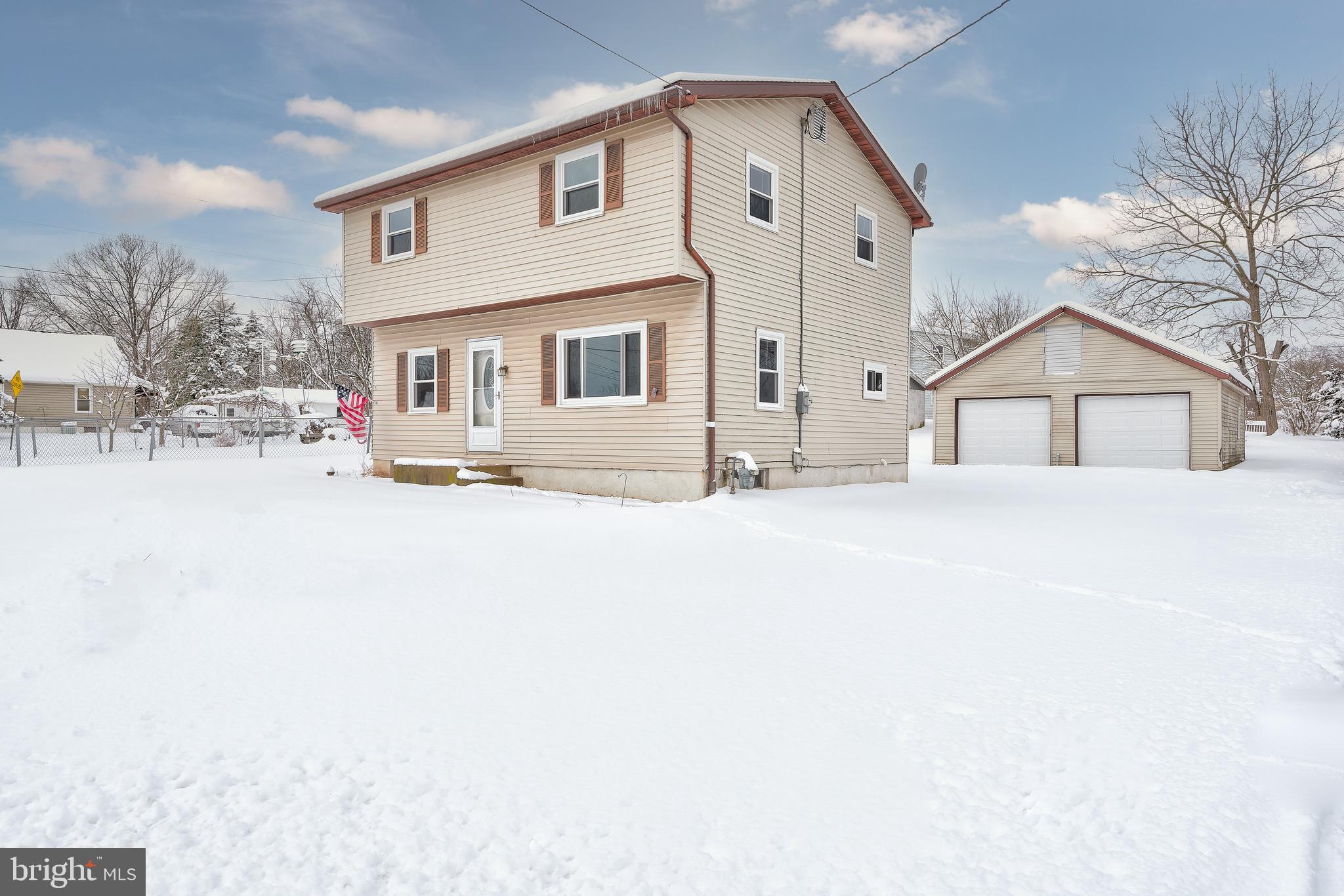 2596 Oakland Road Dover, PA 17315 - Photo 1 of 17 Gallery Image 1