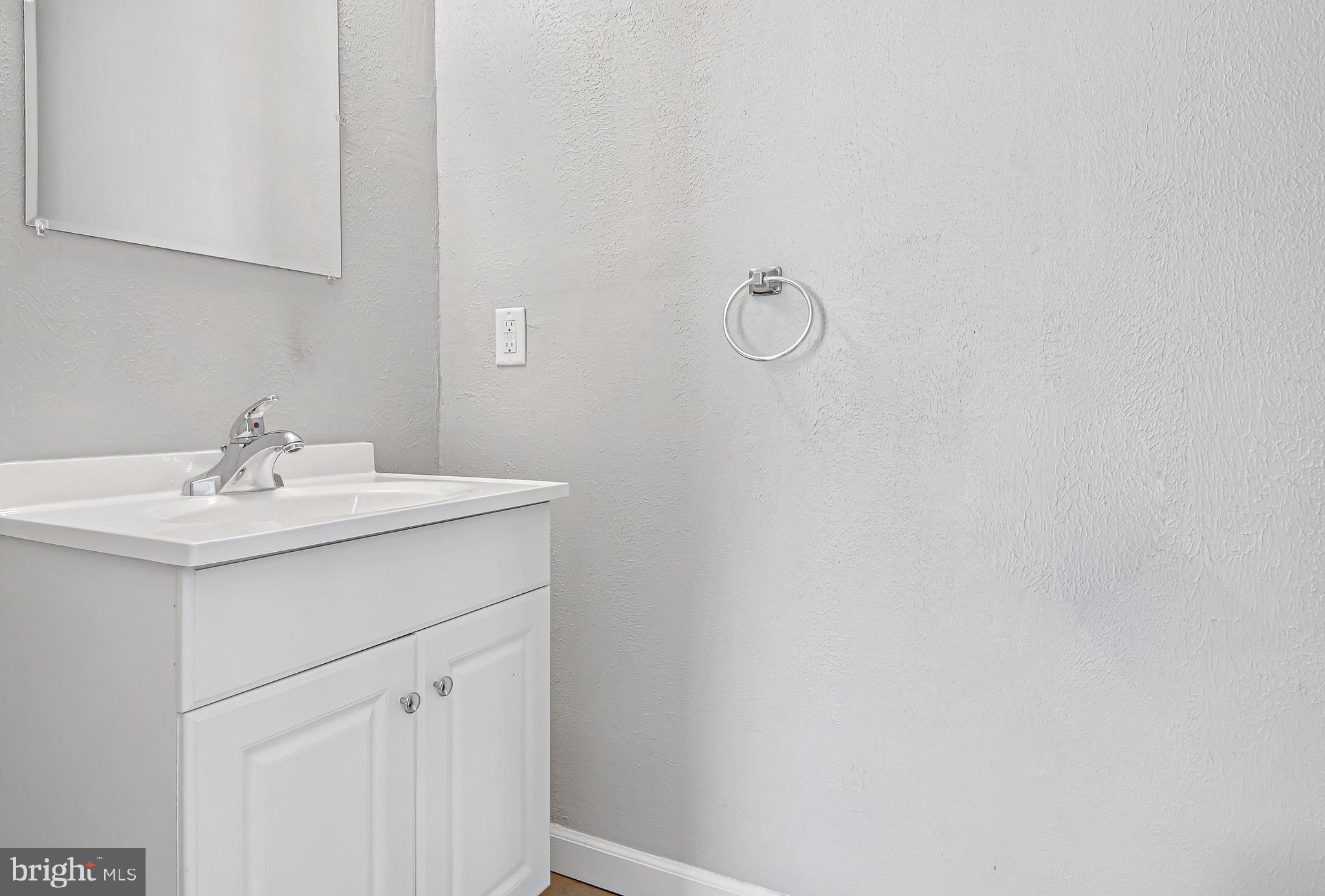 2596 Oakland Road Dover, PA 17315 - Photo 9 of 17 Gallery Image 9