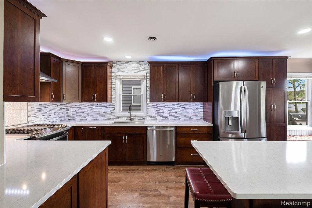 6025 Mabley Hill Road Fenton, MI 48430 - Photo 7 of 27