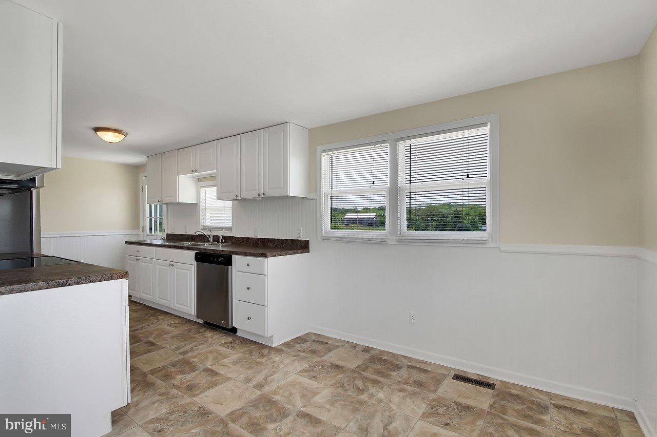 2052 Noss Road York, PA 17408 - Photo 7 of 25