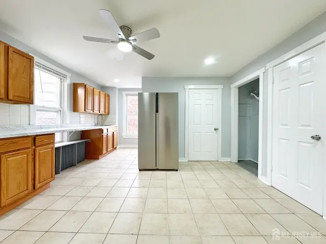 $2,300 | 209 New Street, New Brunswick, NJ 08901