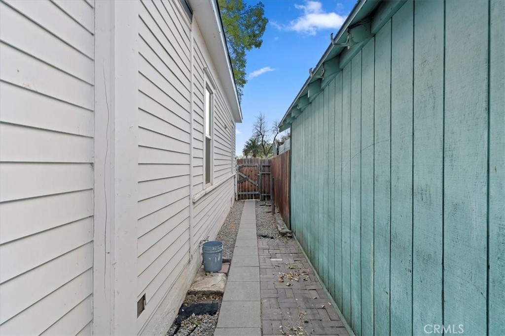 4171 9th Street Riverside, CA 92501 - Photo 19 of 19 a view of a pathway of a house