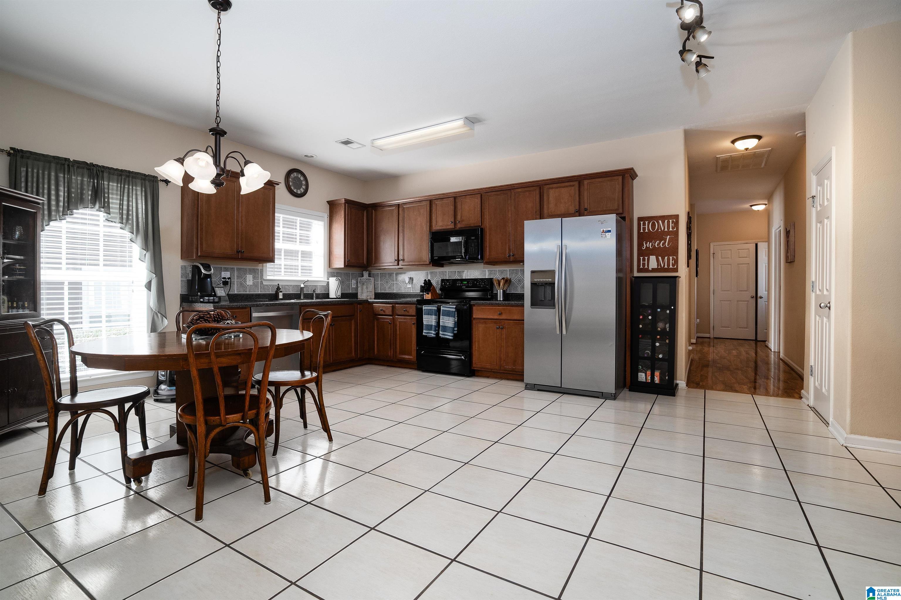 272 Nottingham Drive Calera, AL 35040 - Photo 7 of 26