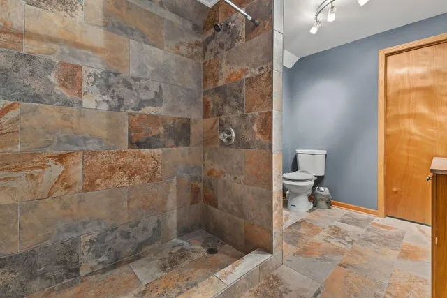 $650,000 | 6645 Fieldstone Court, Caledonia, WI 53402