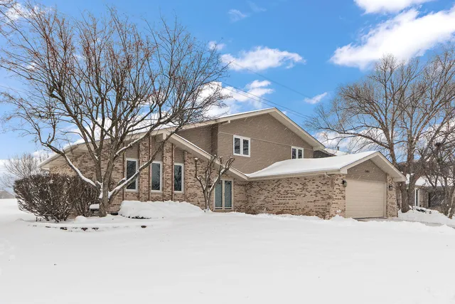 $499,000 | 17421 Highwood Drive, Orland Park, IL 60467