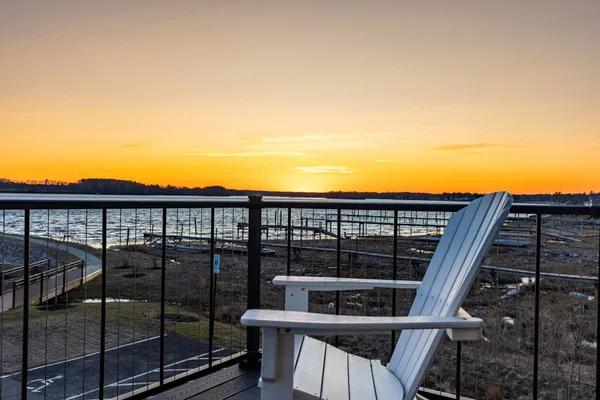 $2,495,000 | 33 Little Bay Drive, Dover, NH 03820