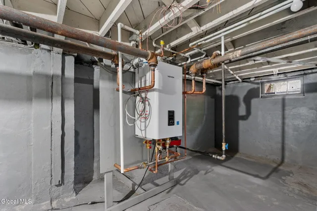 $299,900 | 879 Mercer Street, Albany, NY 12208