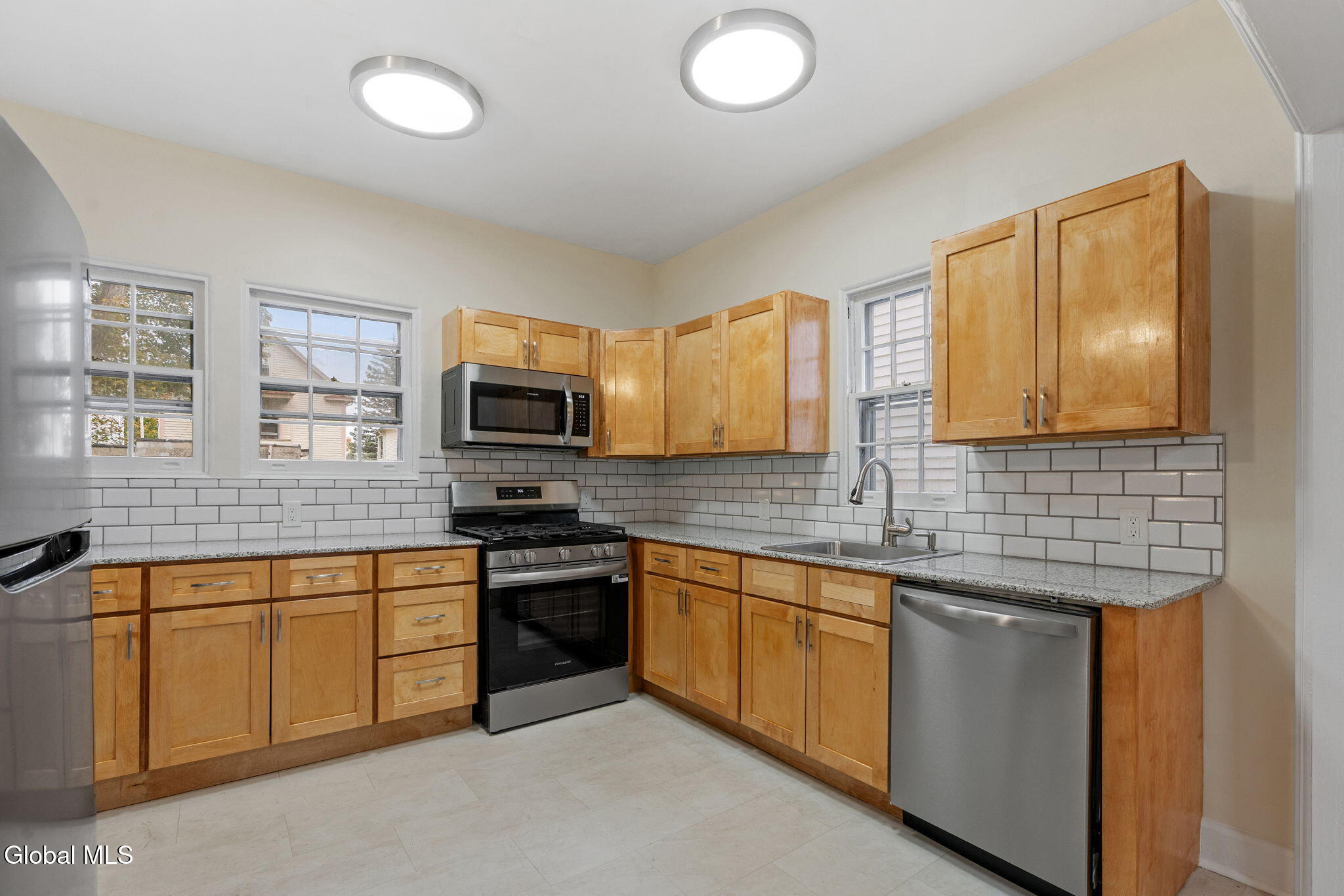 879 Mercer Street Albany, NY 12208 - Photo 4 of 49 14-web-or-mls-879-mercer-st