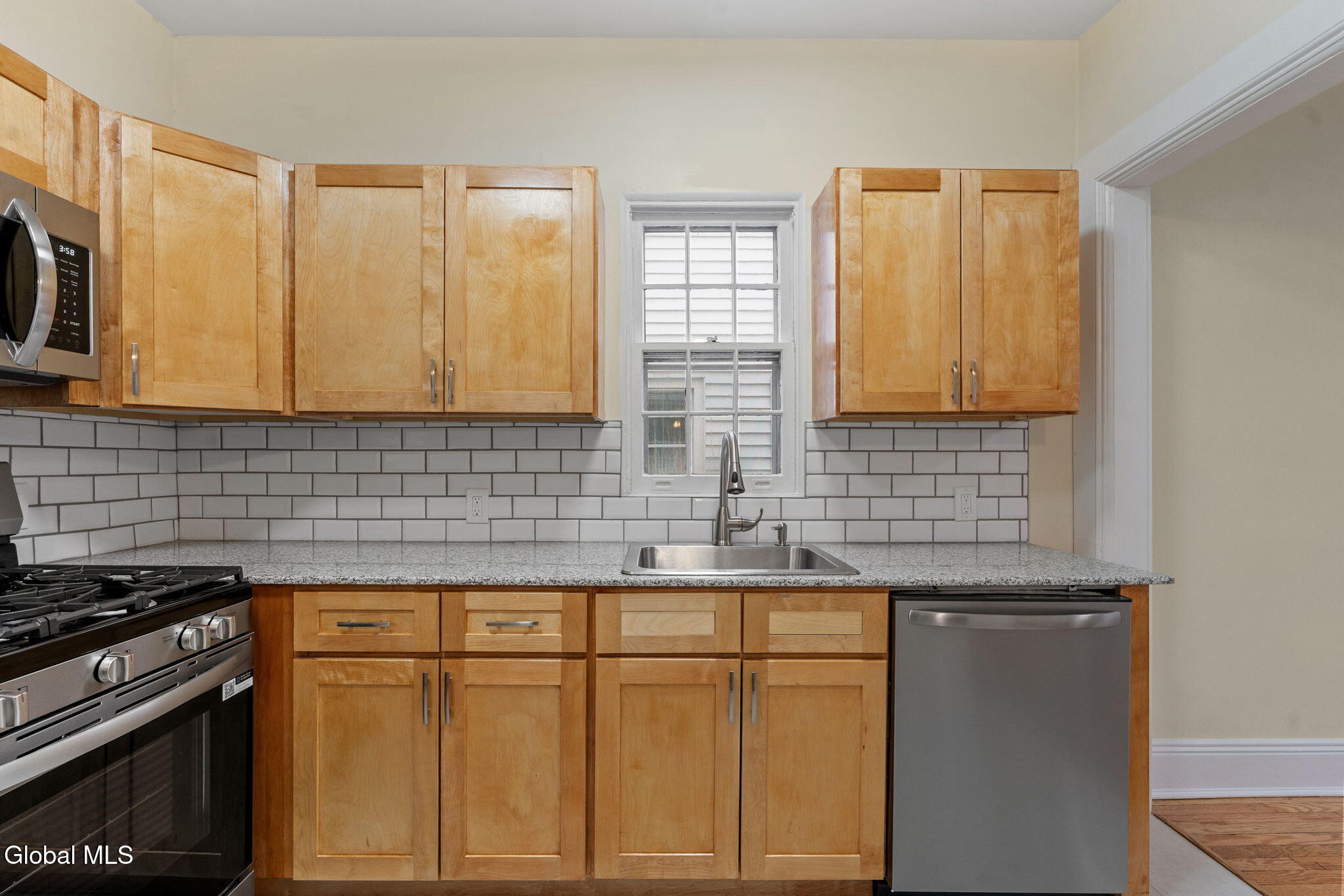 879 Mercer Street Albany, NY 12208 - Photo 6 of 49 15-web-or-mls-879-mercer-st