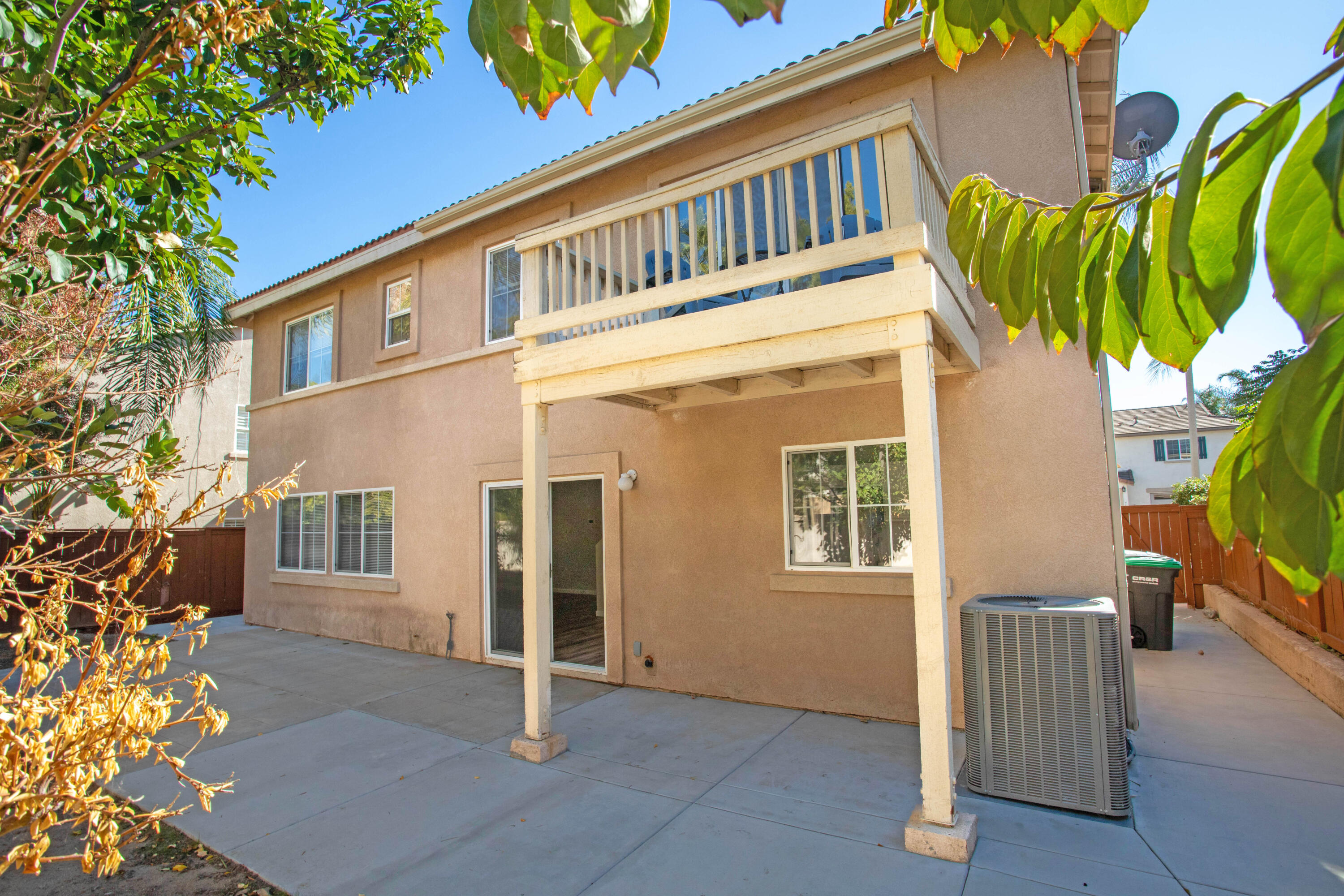41970 Pacific Grove Way Temecula, CA 92591 - Photo 49 of 54 a front view of a house with garden