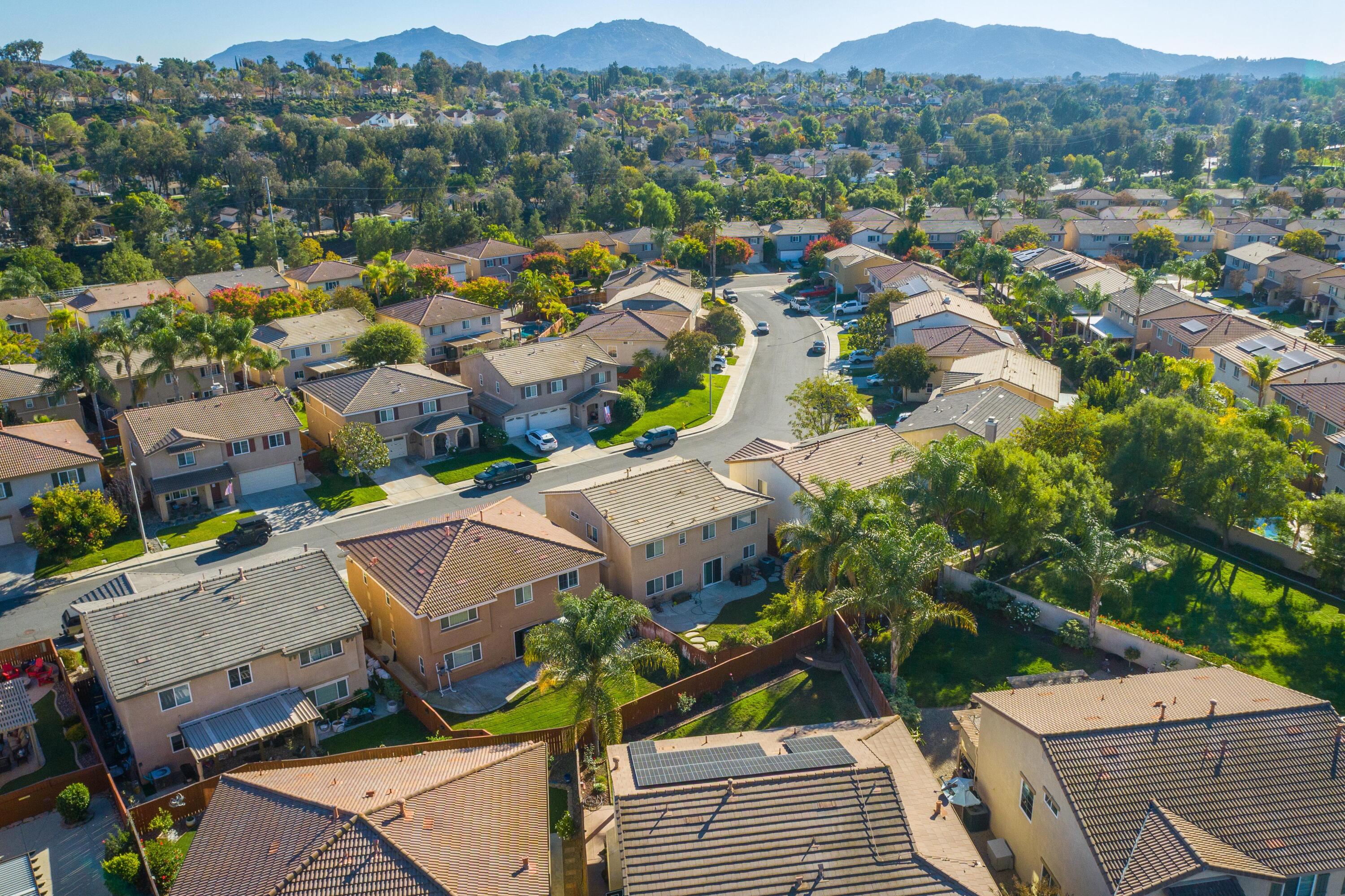 41970 Pacific Grove Way Temecula, CA 92591 - Photo 52 of 54 an aerial view of multiple house