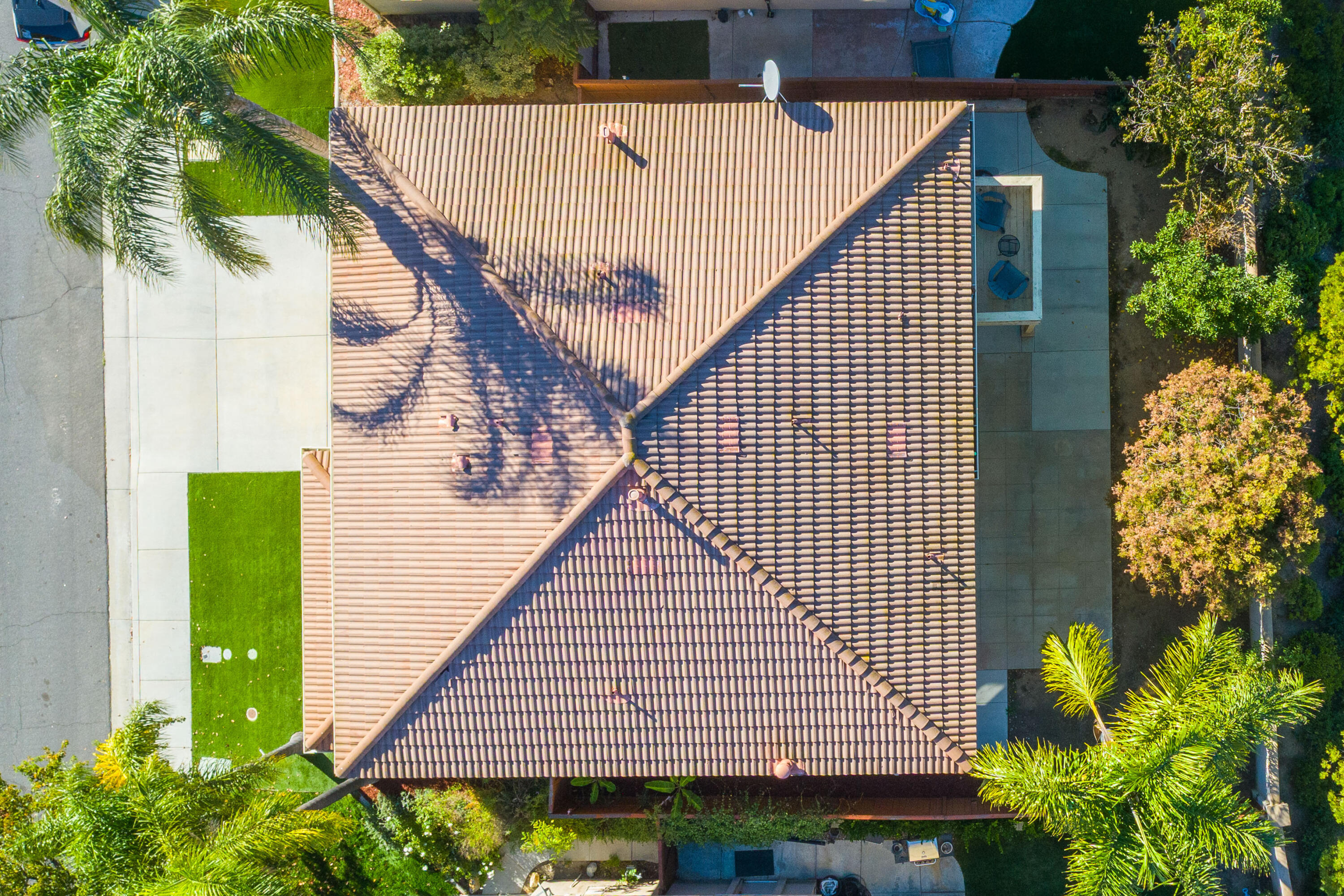 41970 Pacific Grove Way Temecula, CA 92591 - Photo 53 of 54 a view of entryway with flower