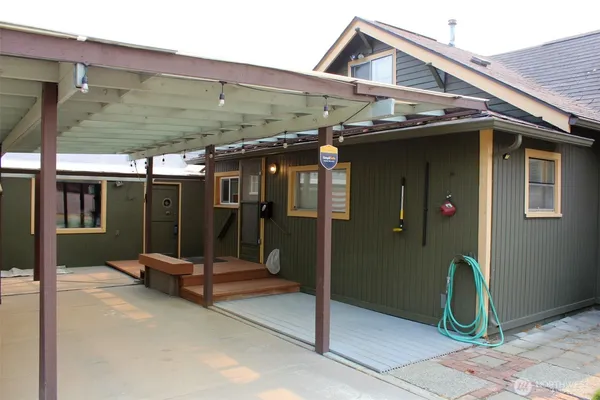 $799,950 | 16219 64th Street East, Sumner, WA 98390