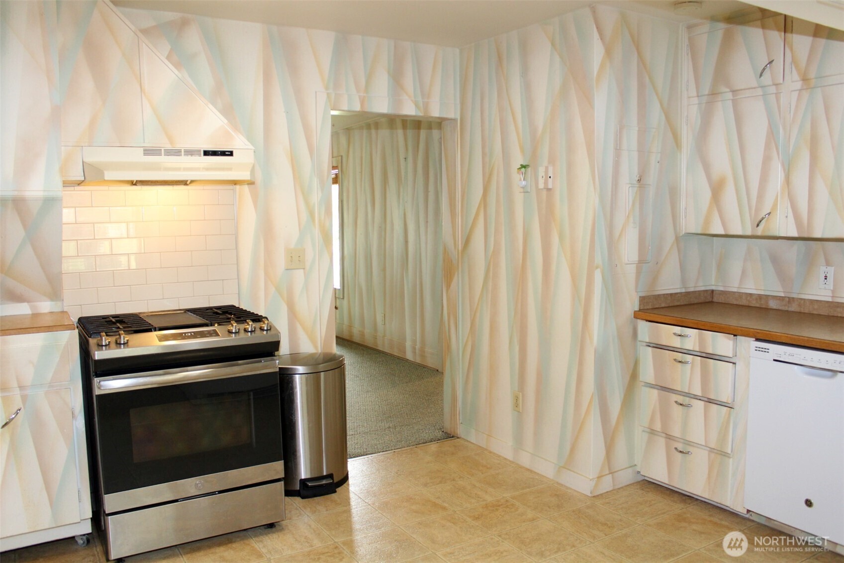 16219 64th Street East Sumner, WA 98390 - Photo 4 of 19