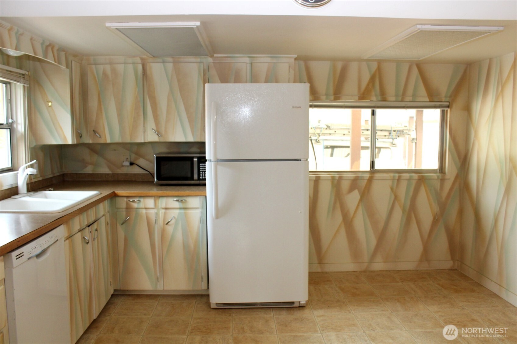 16219 64th Street East Sumner, WA 98390 - Photo 5 of 19