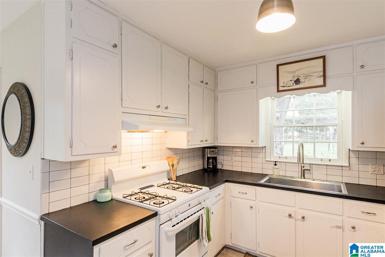 704 South Sanders Road Birmingham, AL 35226 - Photo 11 of 38