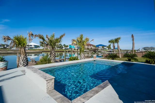 $1,650,000 | 18 Peet's Bend Drive, Rockport, TX 78382