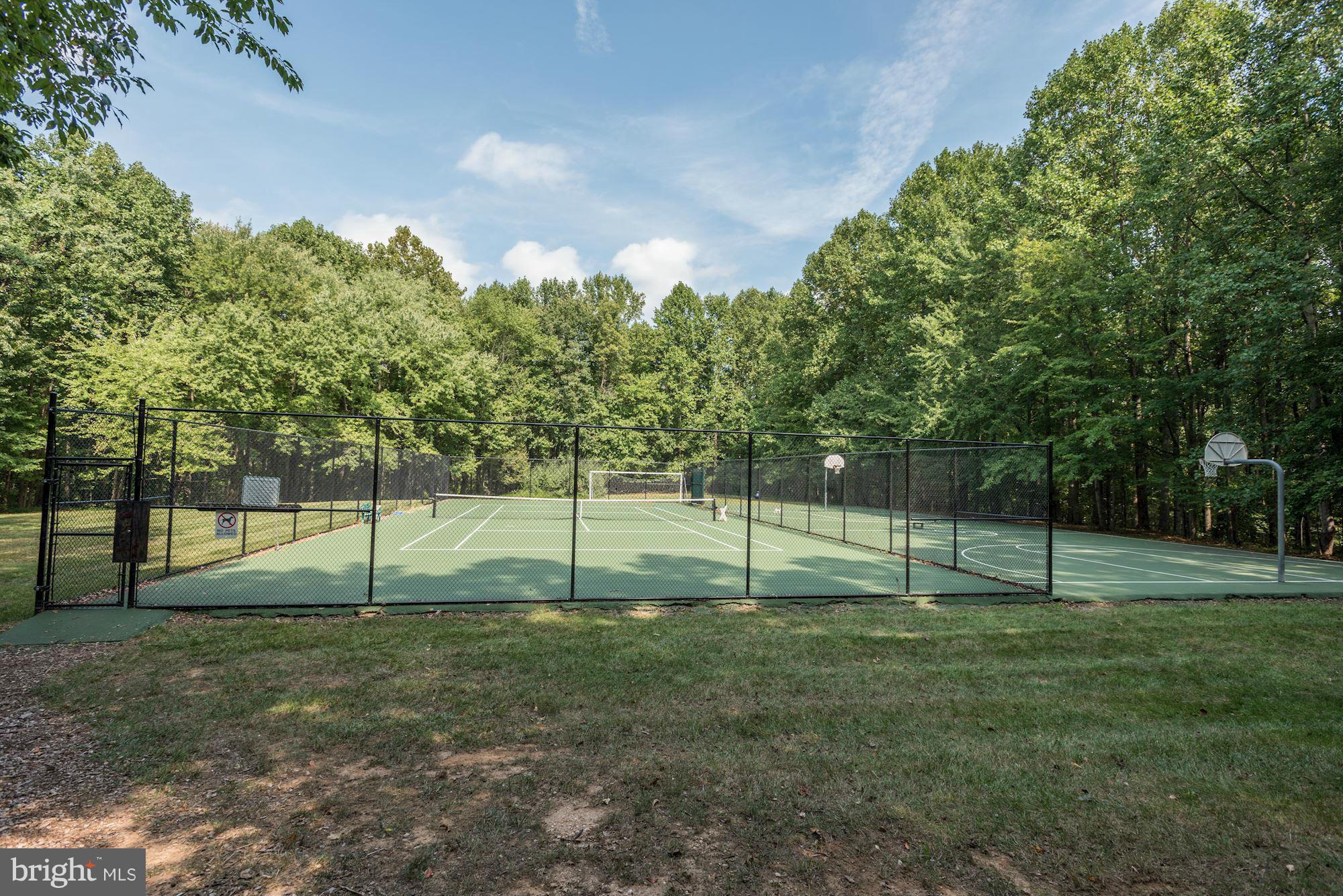 11204 Chestnut Grove Square, Unit 106 Reston, VA 20190 - Photo 23 of 29 Community