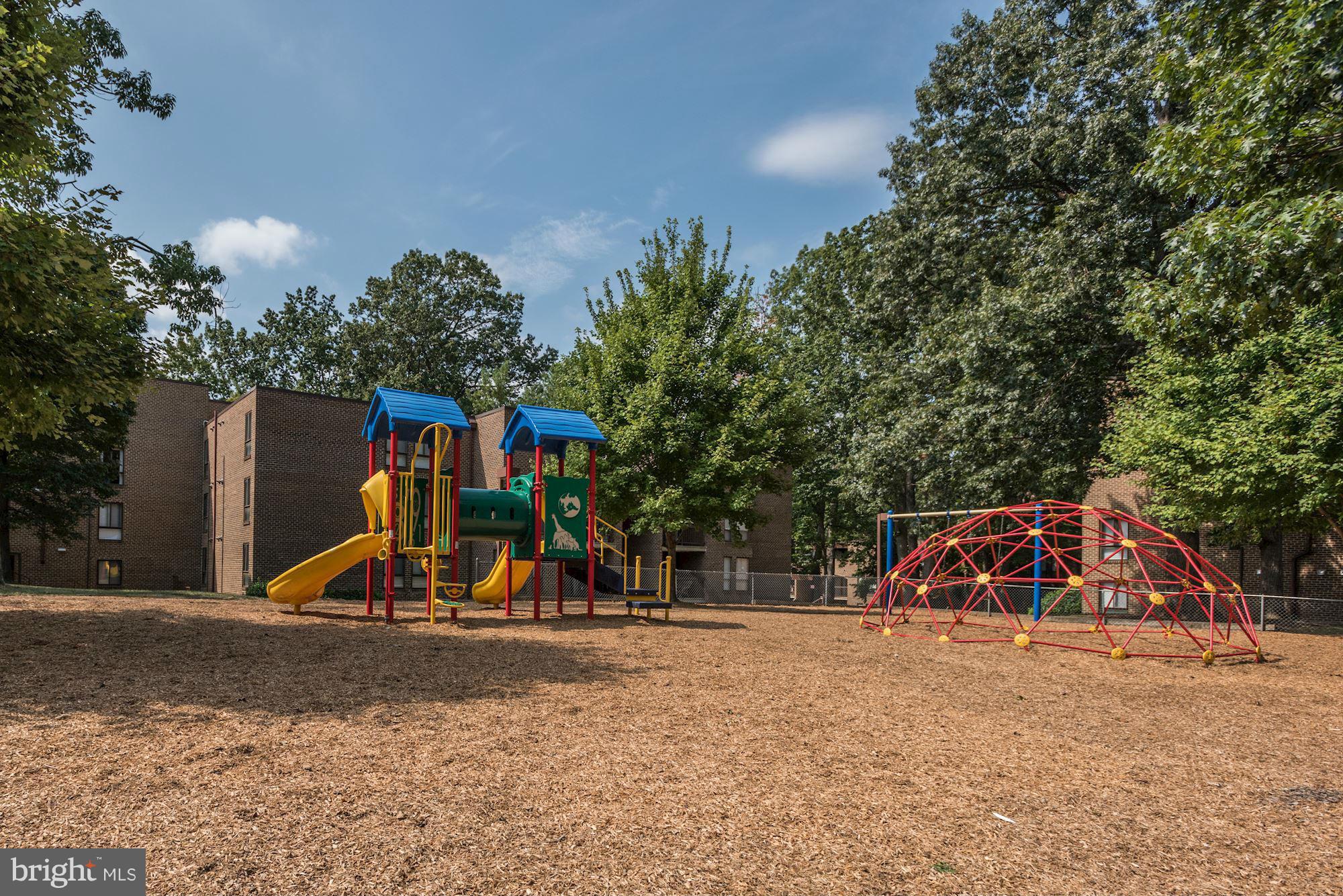11204 Chestnut Grove Square, Unit 106 Reston, VA 20190 - Photo 25 of 29 Community