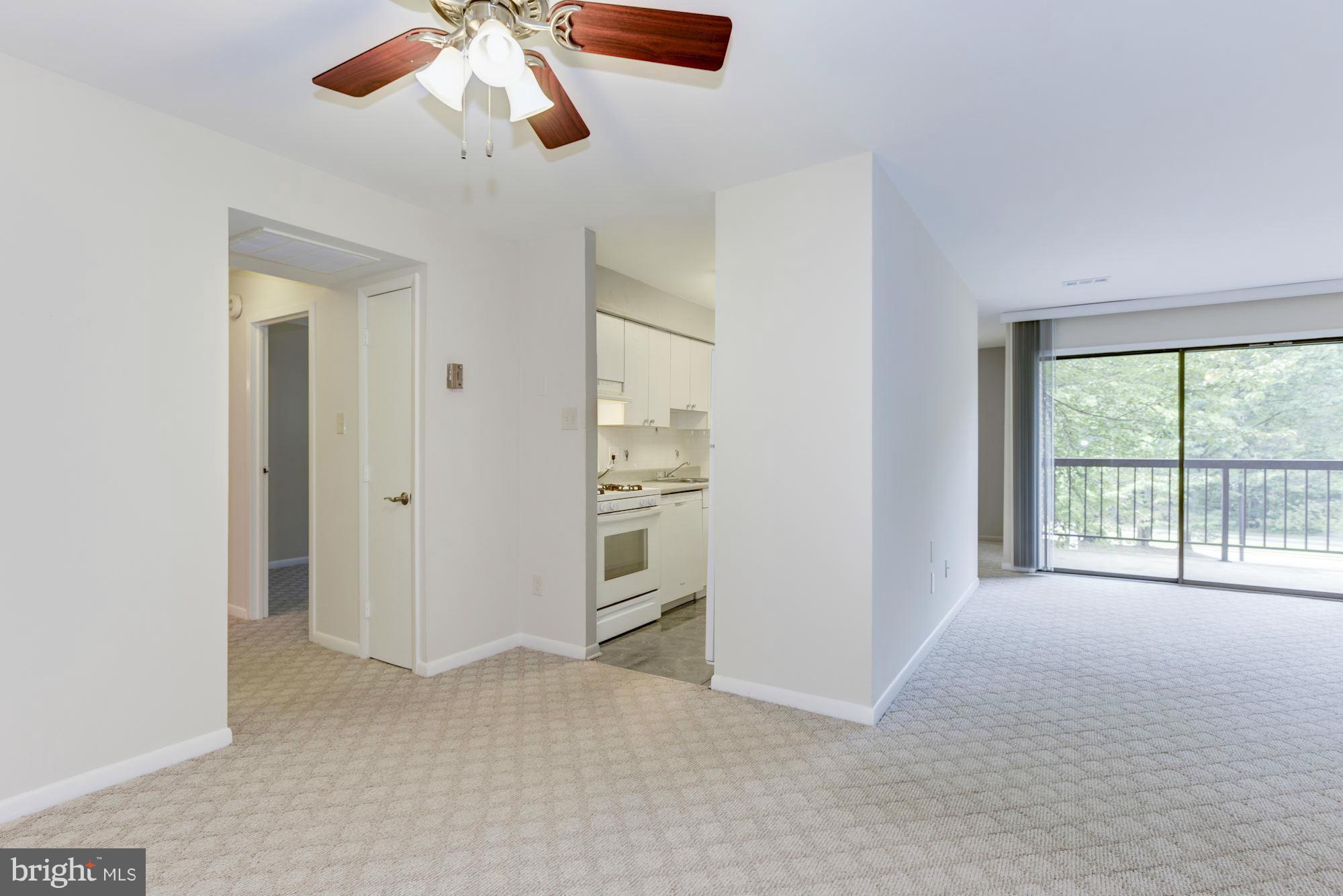 11204 Chestnut Grove Square, Unit 106 Reston, VA 20190 - Photo 9 of 29 Dining Room