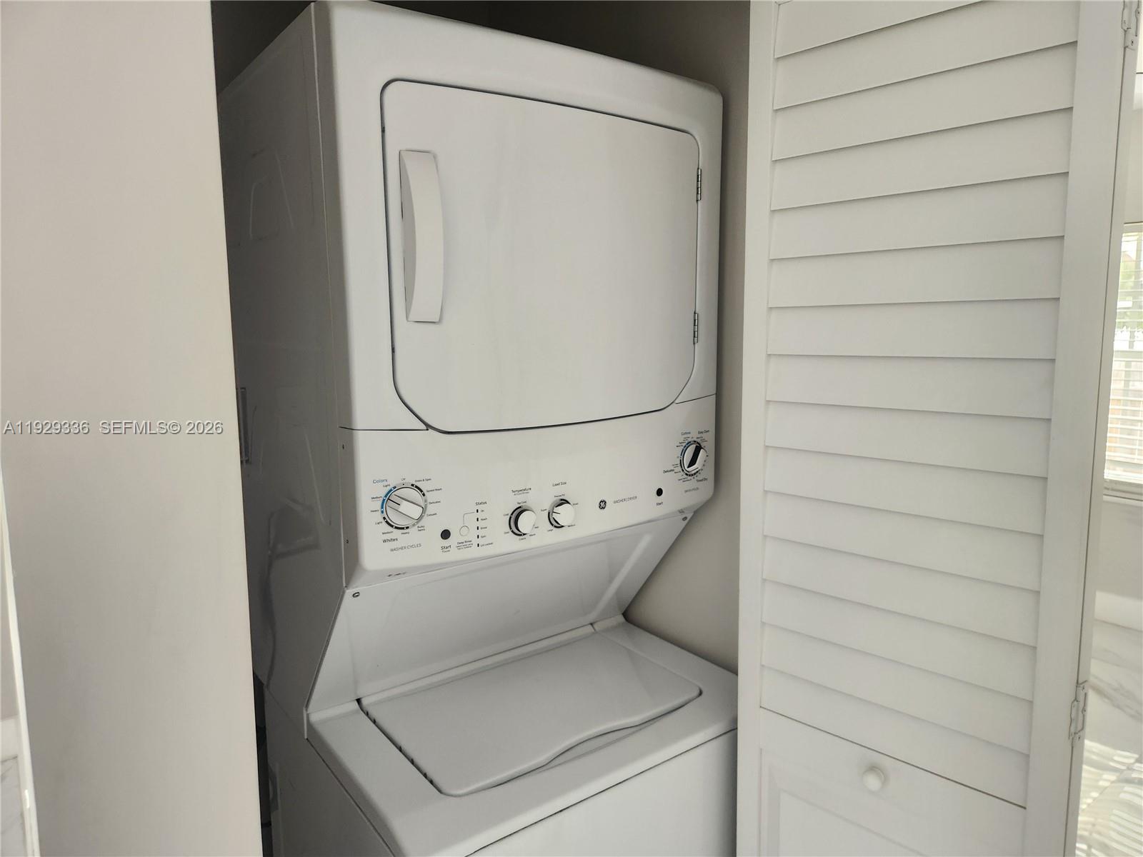 342 East 46th Street, Unit 1 Hialeah, FL 33013 - Photo 8 of 26 a utility room with dryer and washer