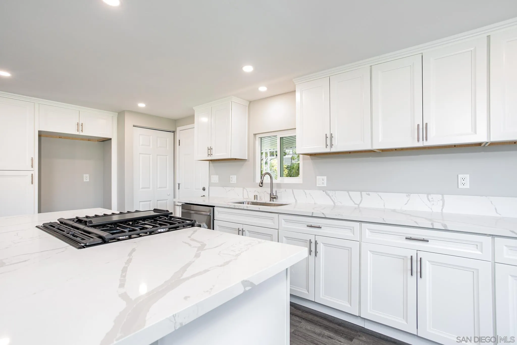 7467 Mission Gorge Road, Unit 302 Santee, CA 92071 - Photo 8 of 30 Gallery Image 8