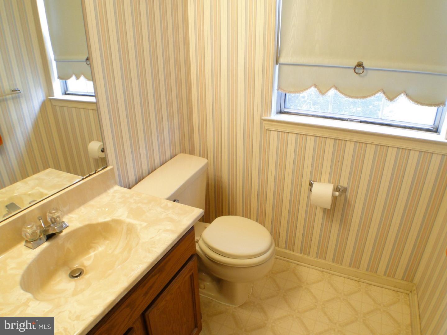 10952 Knights Road Philadelphia, PA 19154 - Photo 12 of 25 Bathroom