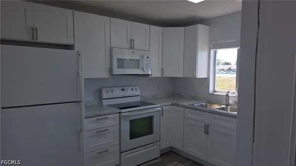 $1,400 | 1214 Southeast 8th Avenue, Unit 4, Cape Coral, FL 33990