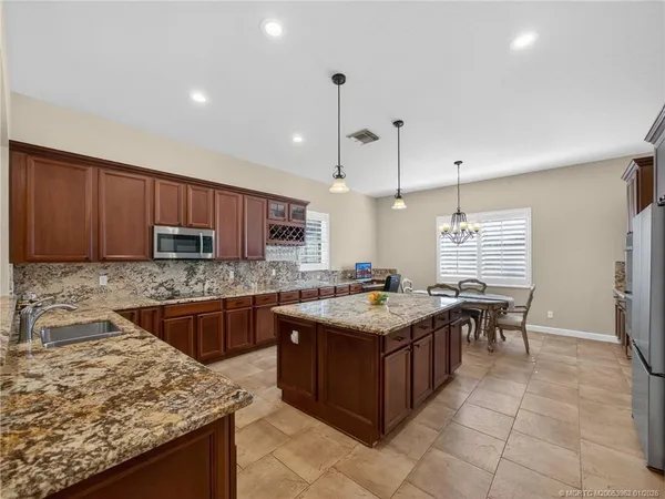 $1,024,000 | 5621 Southwest Longspur Lane, Palm City, FL 34990