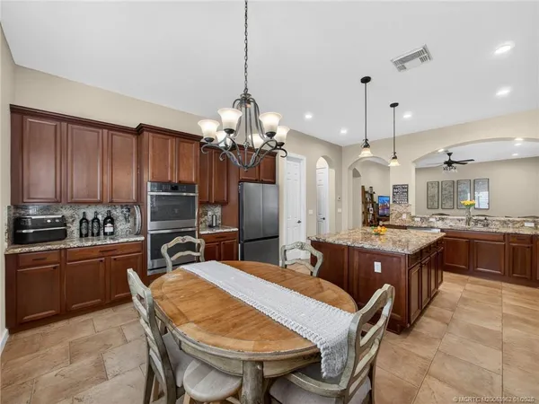 $1,024,000 | 5621 Southwest Longspur Lane, Palm City, FL 34990