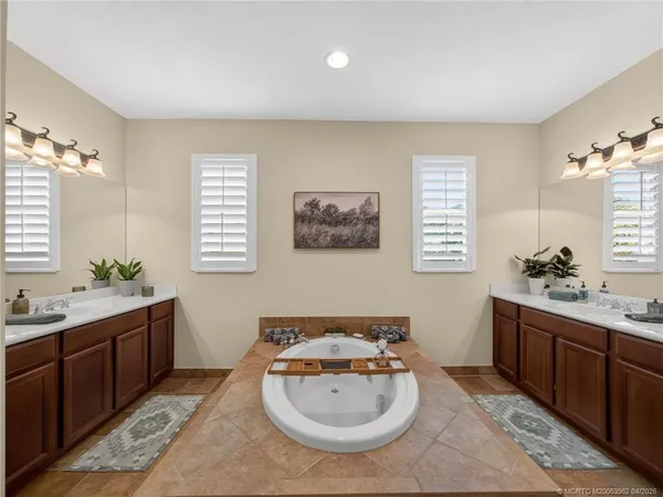 $995,000 | 5621 Southwest Longspur Lane, Palm City, FL 34990