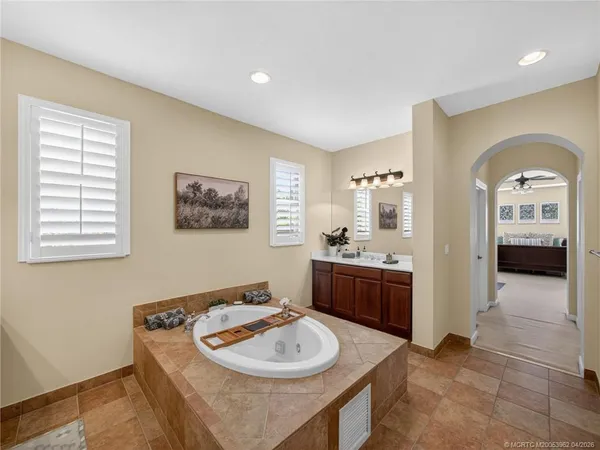 $995,000 | 5621 Southwest Longspur Lane, Palm City, FL 34990