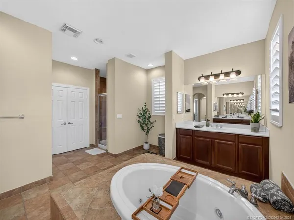 $995,000 | 5621 Southwest Longspur Lane, Palm City, FL 34990