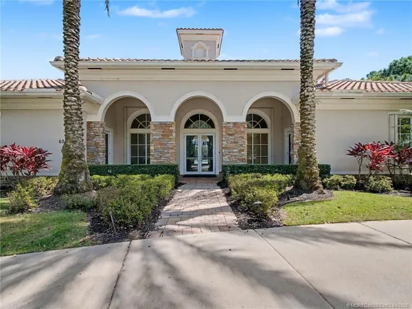 $995,000 | 5621 Southwest Longspur Lane, Palm City, FL 34990