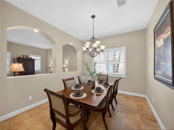 $995,000 | 5621 Southwest Longspur Lane, Palm City, FL 34990