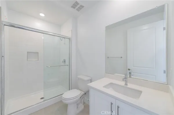 $6,350 | 200 Carmine, Irvine, CA 92618