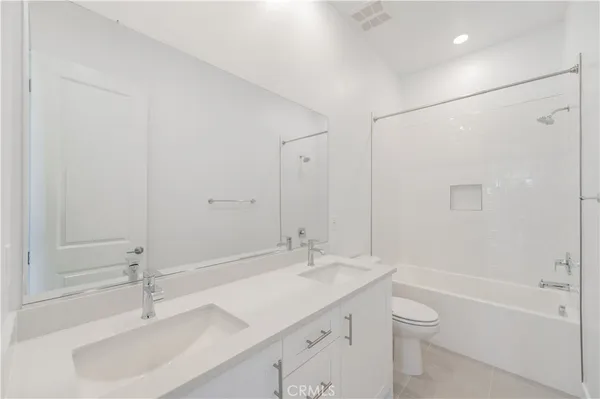 $6,350 | 200 Carmine, Irvine, CA 92618