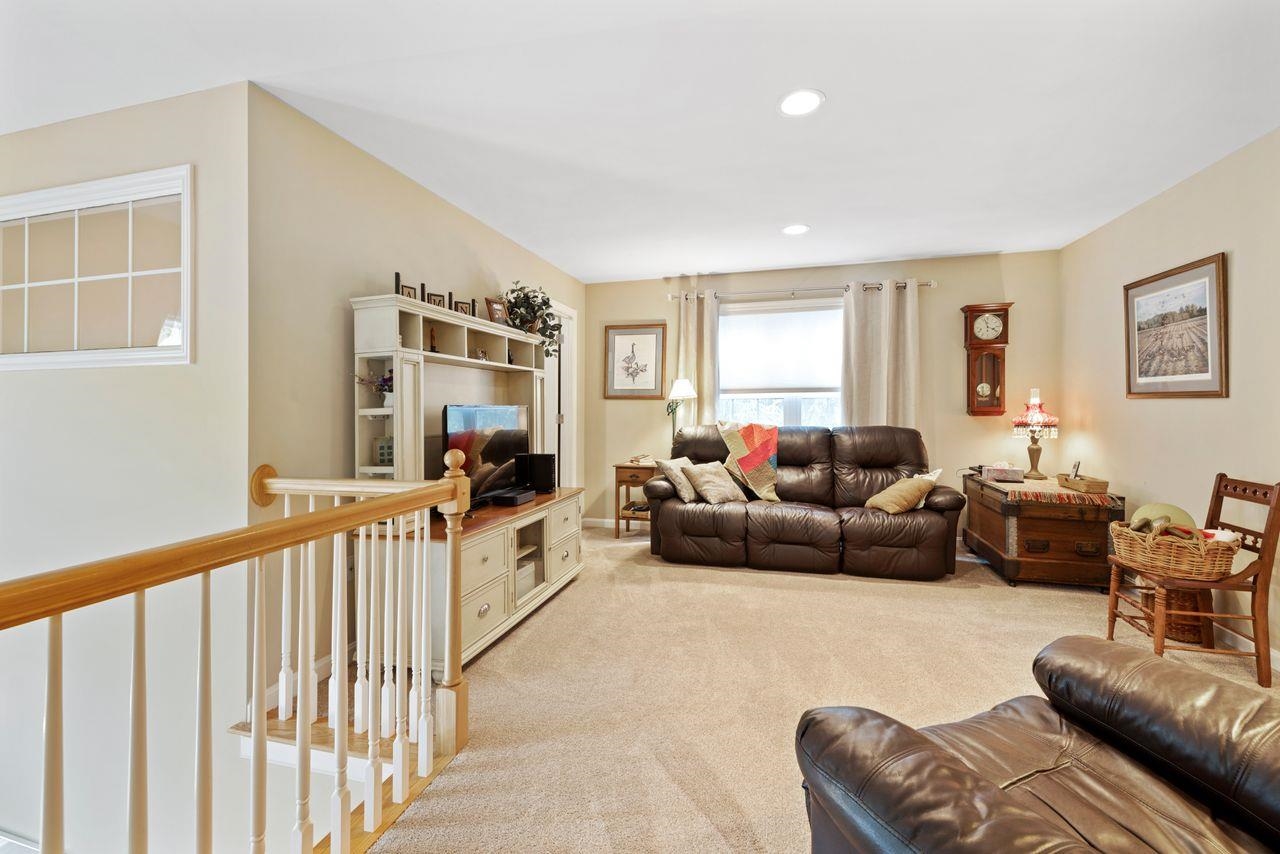 2 Locksley Lane Raymond, NH 03077 - Photo 17 of 36