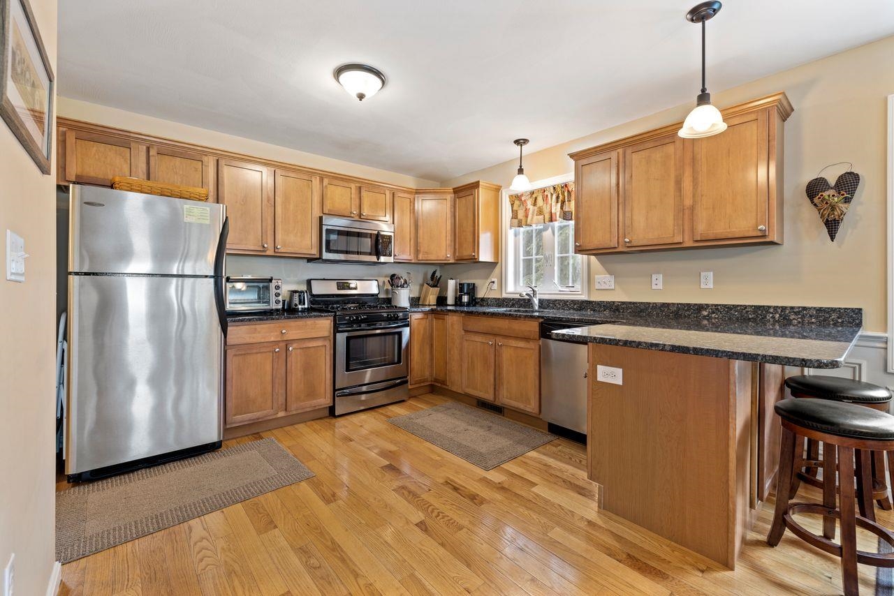 2 Locksley Lane Raymond, NH 03077 - Photo 5 of 36