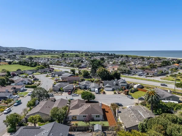 $1,299,000 | 150 Tiller Court, Half Moon Bay, CA 94019